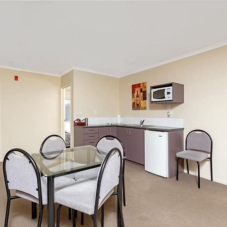 Bk'S Chardonnay Motor Lodge Masterton Esterno foto
