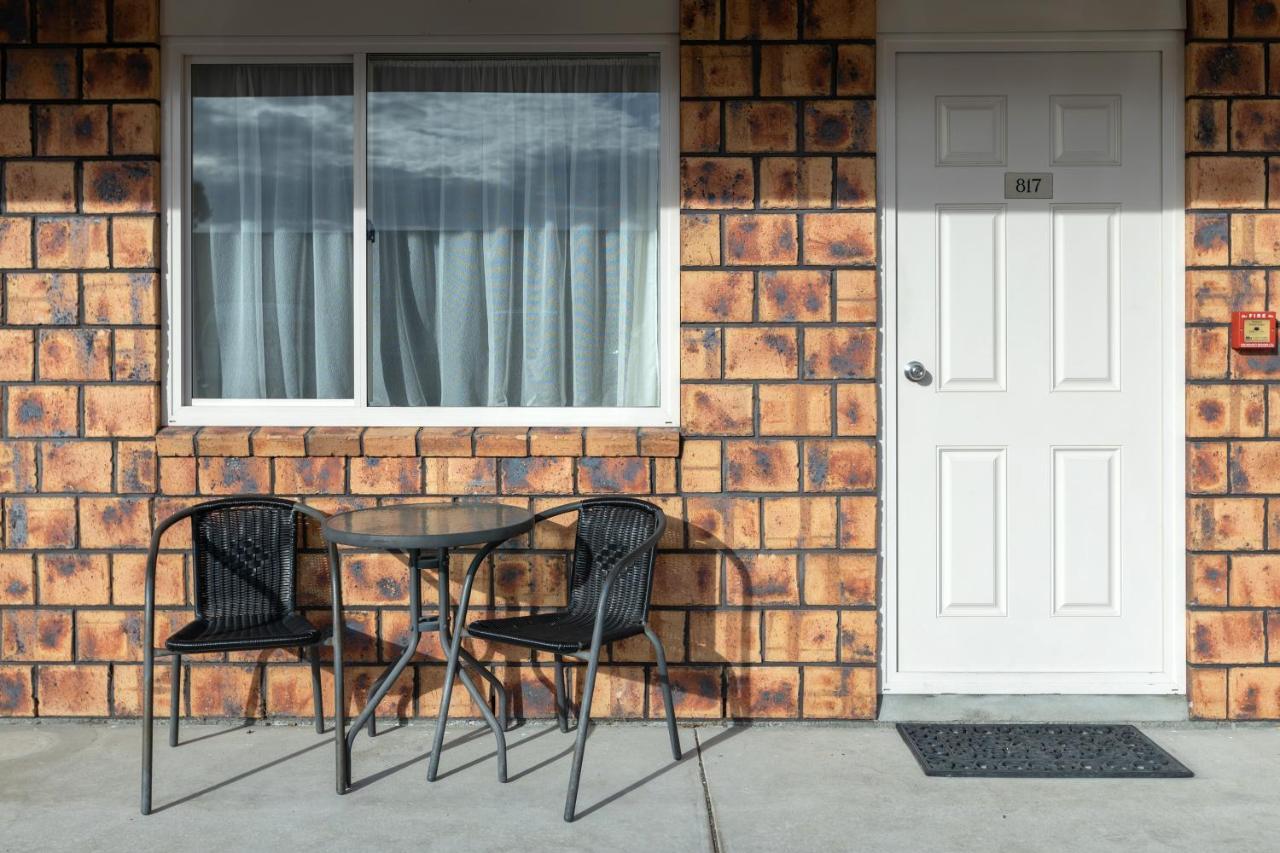 Bk'S Chardonnay Motor Lodge Masterton Esterno foto