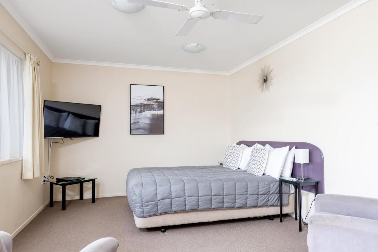 Bk'S Chardonnay Motor Lodge Masterton Esterno foto
