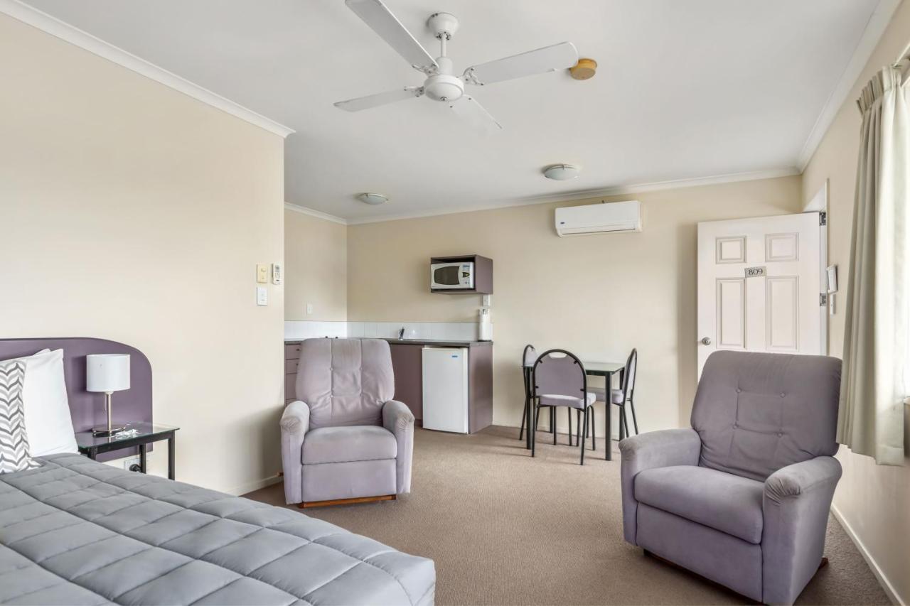 Bk'S Chardonnay Motor Lodge Masterton Esterno foto