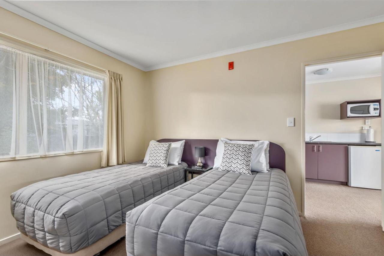 Bk'S Chardonnay Motor Lodge Masterton Esterno foto