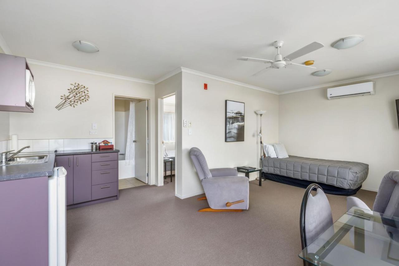Bk'S Chardonnay Motor Lodge Masterton Esterno foto