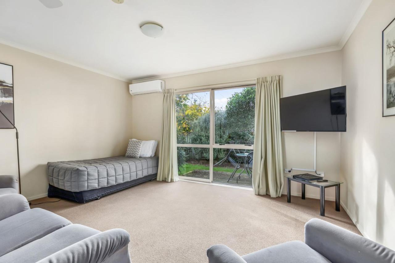 Bk'S Chardonnay Motor Lodge Masterton Esterno foto