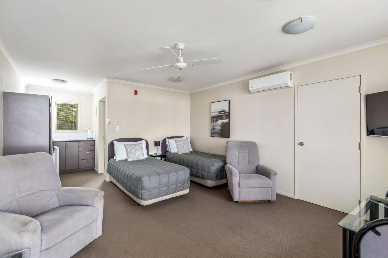 Bk'S Chardonnay Motor Lodge Masterton Esterno foto