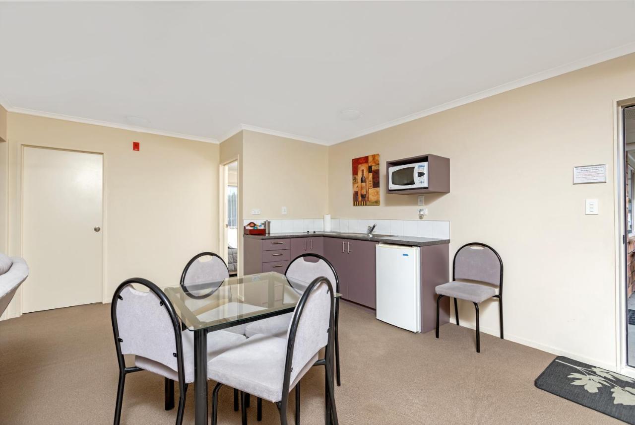 Bk'S Chardonnay Motor Lodge Masterton Esterno foto